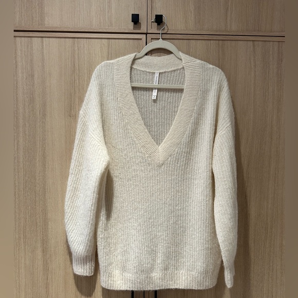 Cream wool and alpaca knit The Group Babaton sweater - Picture 1 of 7